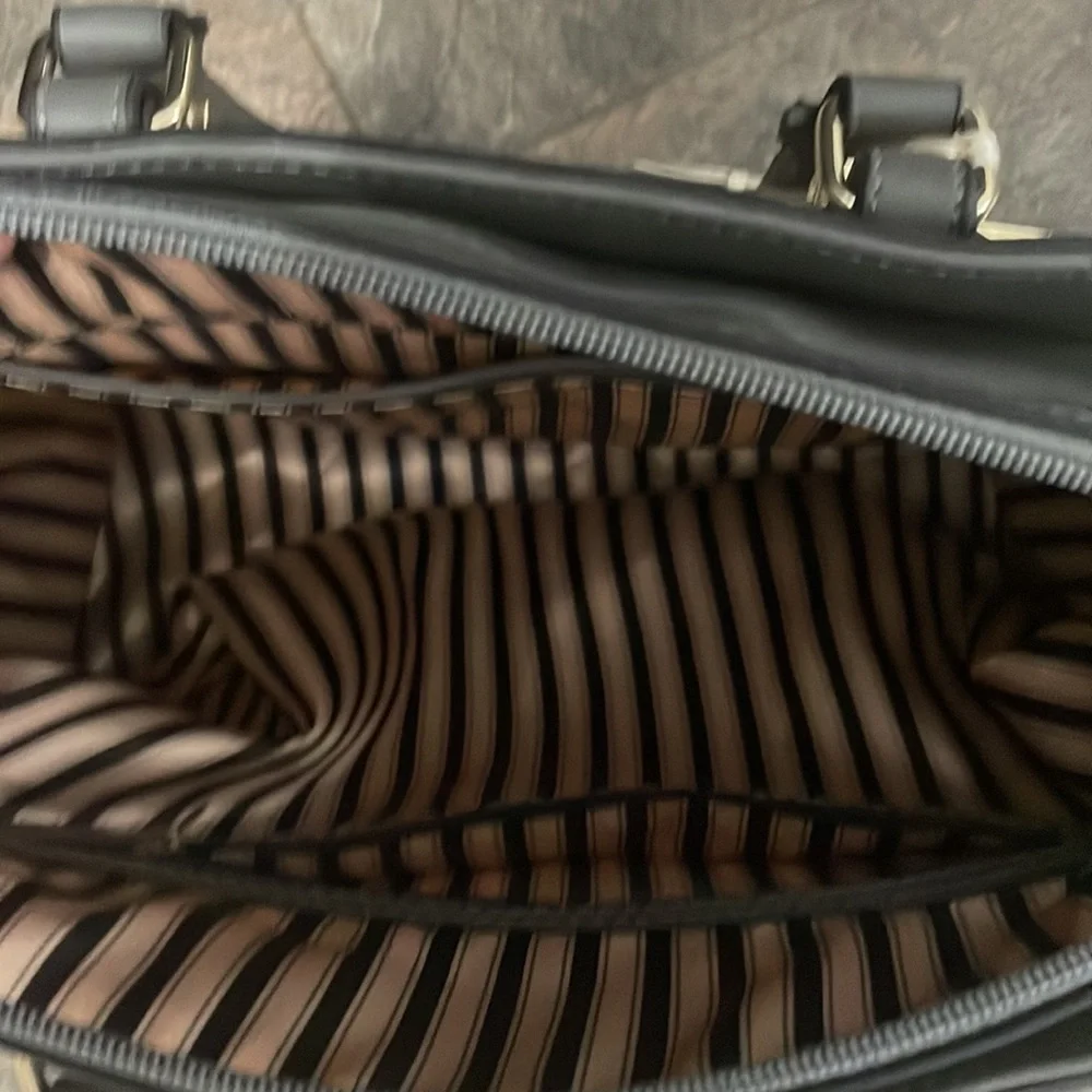 Isabelle | Vegan Handbag - Picture 4 of 9